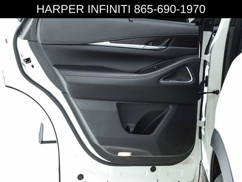 Used 2023 INFINITI QX60 Sensory w/ Vision Package FWD image 18