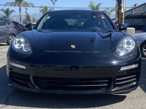 Used 2016 Porsche Panamera image 3
