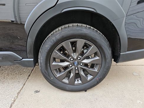 Certified 2025 Subaru Outback Onyx Edition image 39