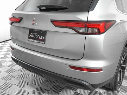 Used 2022 Mitsubishi Outlander ES image 30