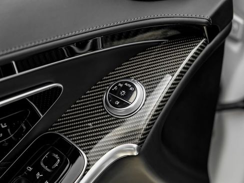 Used 2024 Mercedes-Benz S 63 AMG S w/ Carbon Fiber Exterior Package image 54