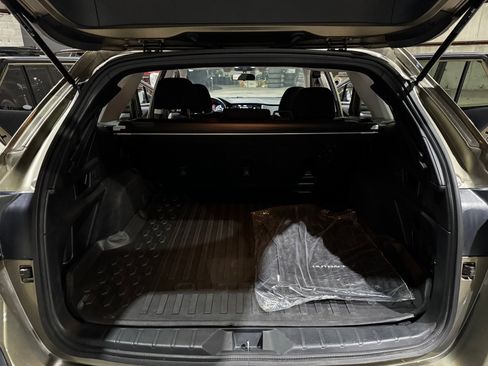 Used 2022 Subaru Outback Premium image 19