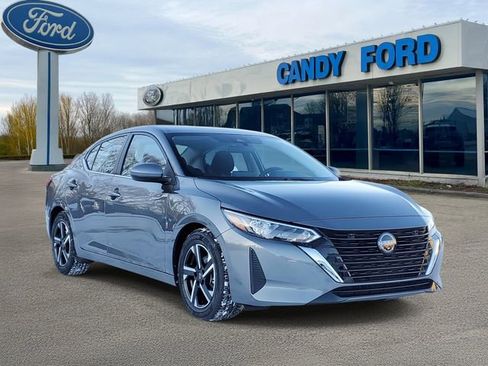 Used 2025 Nissan Sentra SV image 1