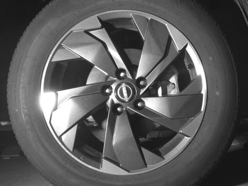 Used 2025 Nissan Rogue SV AWD/4WD image 13