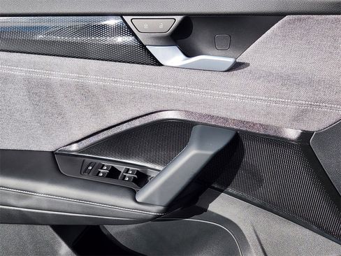 New 2026 Volkswagen Tiguan S image 13