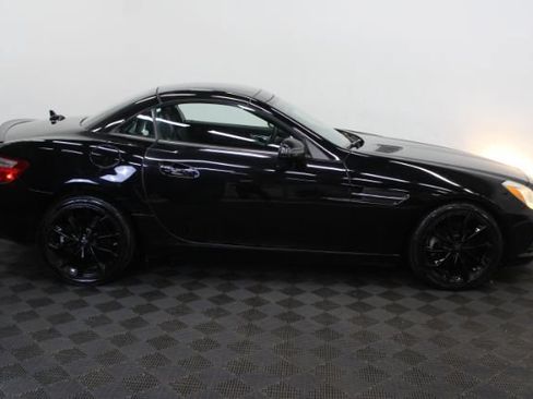 Used 2014 Mercedes-Benz SLK 250 image 21
