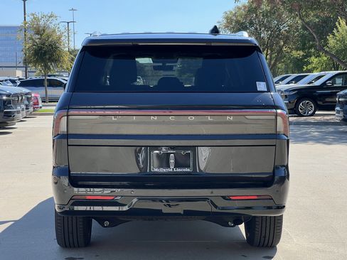 New 2025 Lincoln Navigator L Reserve image 8