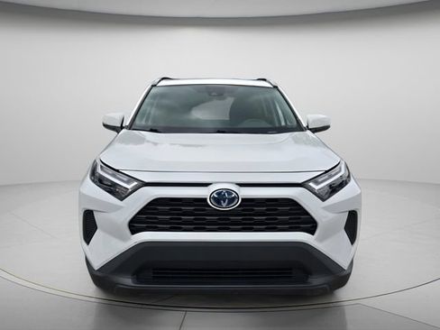 Used 2024 Toyota RAV4 XLE AWD/4WD image 4