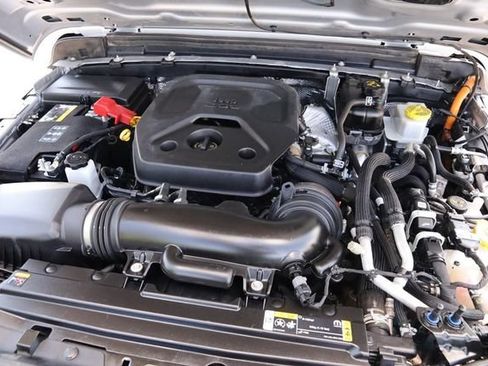 Used 2024 Jeep Wrangler Unlimited Rubicon 4xe AWD/4WD image 29