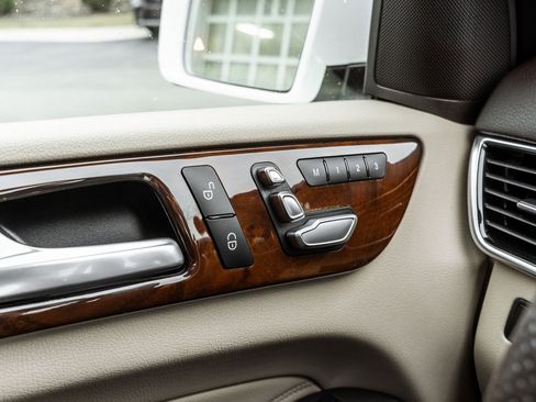 Used 2019 Mercedes-Benz GLS 450 4MATIC image 16