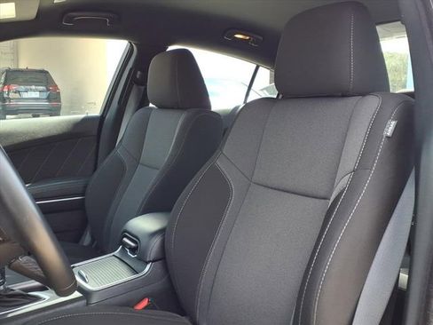 Used 2022 Dodge Charger SXT w/ Driver Convenience Group image 3