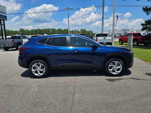 Certified 2024 Chevrolet Trax LS w/ LS Convenience Package FWD image 6