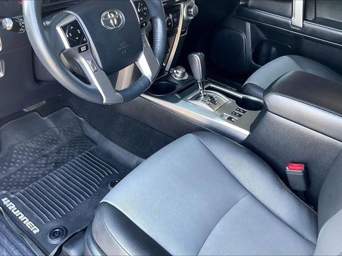 Used 2020 Toyota 4Runner SR5 Premium image 14