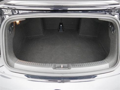 Used 2019 Volkswagen Beetle 2.0T SE image 18