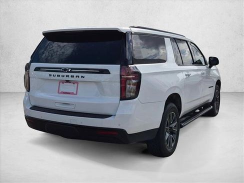 Used 2023 Chevrolet Suburban Z71 w/ Luxury Package AWD/4WD image 5
