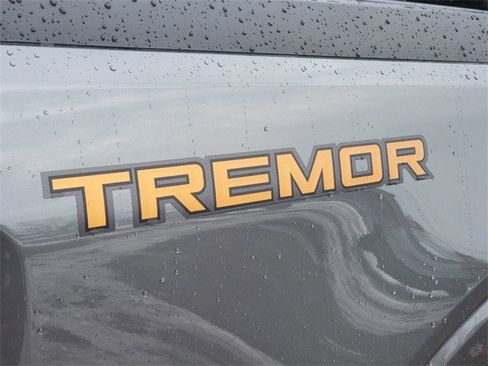 New 2025 Ford Maverick Tremor image 6