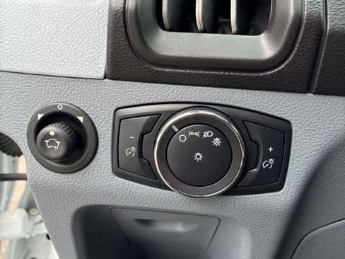Used 2019 Ford Transit 350 XLT image 26