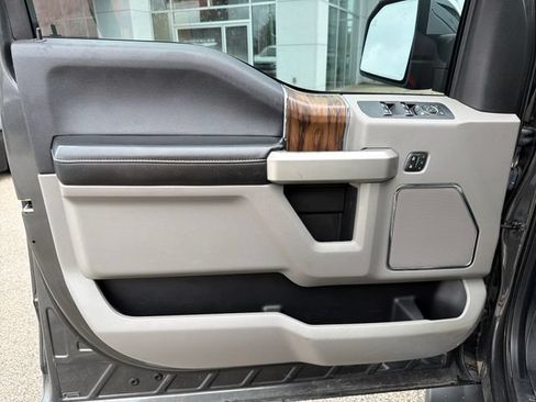 Used 2018 Ford F150 Lariat w/ Equipment Group 501A Mid AWD/4WD image 9