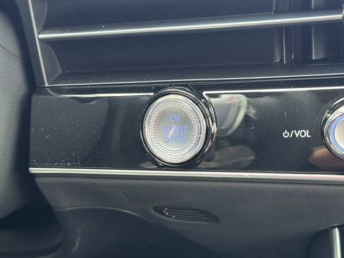 New 2026 Genesis Electrified GV70 image 28