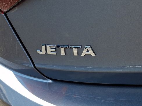 Used 2021 Volkswagen Jetta R-Line FWD image 16