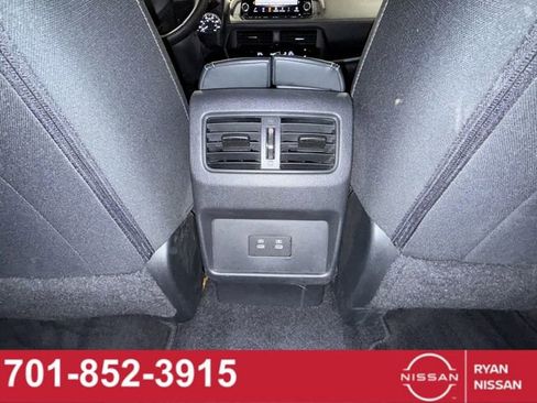 Certified 2025 Nissan Rogue SV image 41