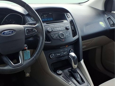 Used 2015 Ford Focus SE w/ SE Sport Package image 5