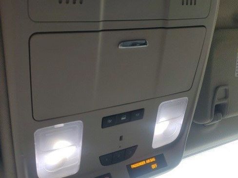 Used 2019 Buick Envision Essence image 11