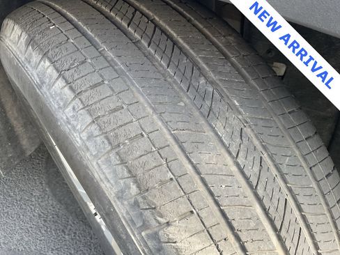 Used 2023 GMC Terrain SLE w/ Driver Convenience Package image 40