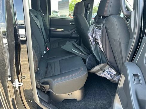 Used 2025 Nissan Frontier PRO-4X AWD/4WD image 9
