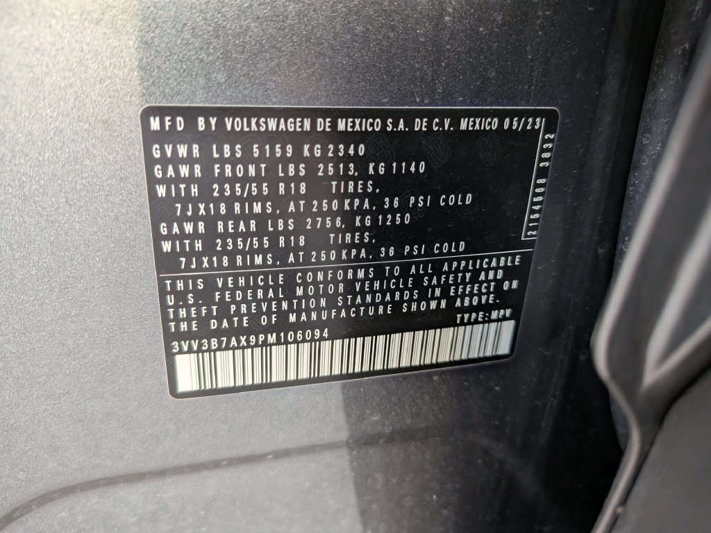 Certified 2023 Volkswagen Tiguan SE FWD image 33