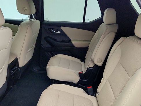 Used 2023 Chevrolet Traverse LT w/ LPO, Cargo Package AWD/4WD image 19