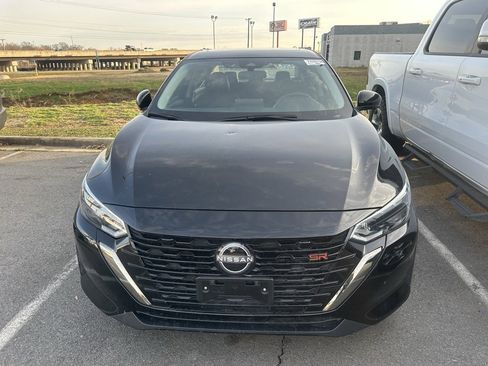 Used 2024 Nissan Sentra SR w/ SR Premium Package image 10