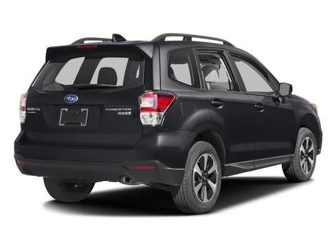 Used 2017 Subaru Forester 2.5i Premium w/ All-Weather Package AWD/4WD image 5