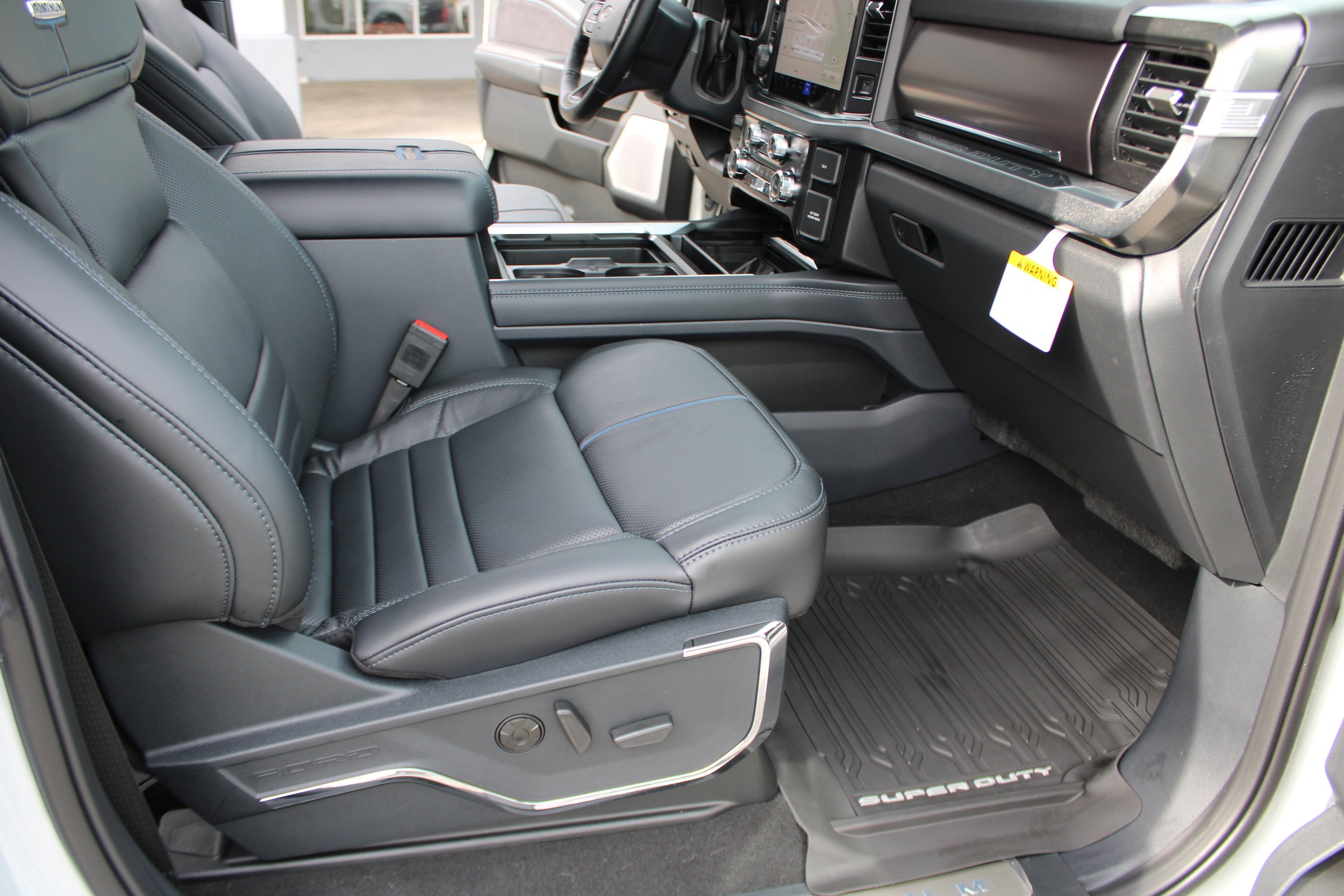 New 2026 Ford F250 Platinum AWD/4WD image 15