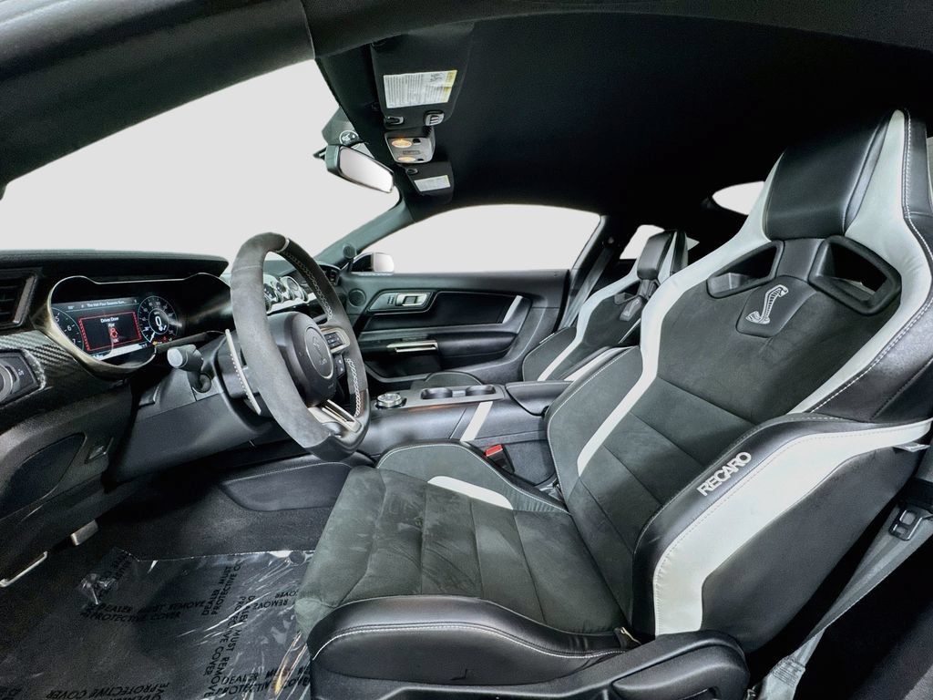 Used 2022 Ford Mustang Shelby GT500 w/ Carbon Fibre Track Pack RWD image 17