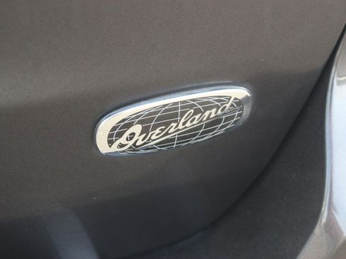 Used 2018 Jeep Grand Cherokee Overland RWD image 10