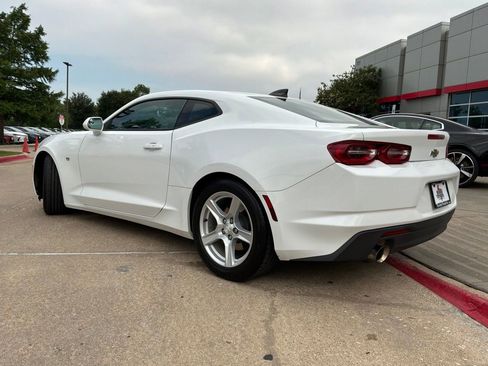 Used 2022 Chevrolet Camaro LT RWD image 8