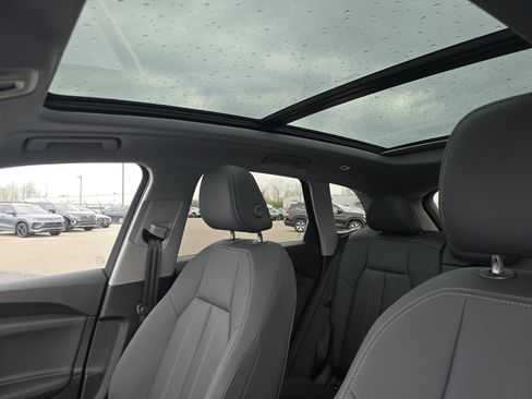 Certified 2025 Audi Q5 Premium w/ Convenience Package image 9