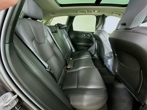 Used 2023 Volvo XC60 B5 Plus AWD/4WD image 41
