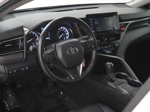 Used 2022 Toyota Camry SE FWD image 21