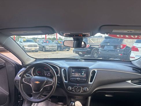 Used 2018 Chevrolet Malibu LS FWD image 22