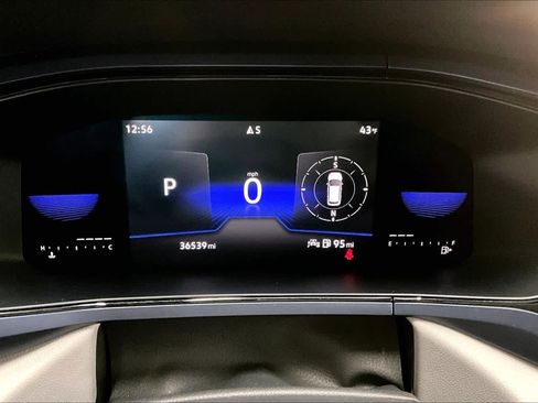 Used 2023 Volkswagen Taos SE w/ Panoramic Sunroof Package image 23