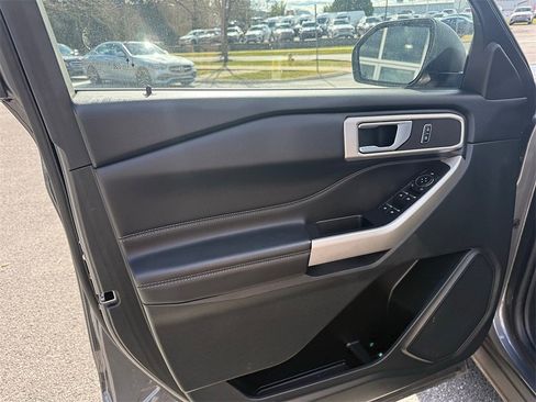 Used 2023 Ford Explorer XLT w/ Equipment Group 202A image 12