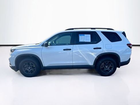 Certified 2023 Honda Pilot TrailSport image 4
