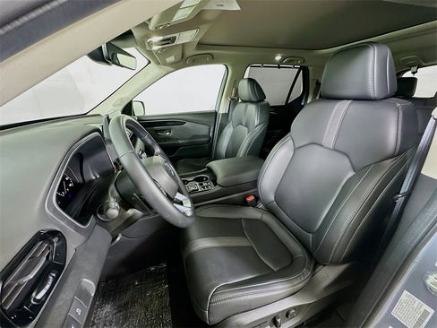 Used 2025 Honda Pilot Touring image 16