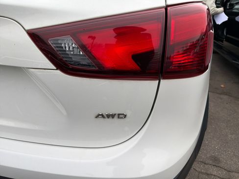 Used 2019 Nissan Rogue Sport S image 7