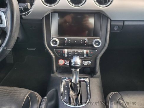 Used 2016 Ford Mustang Premium image 21