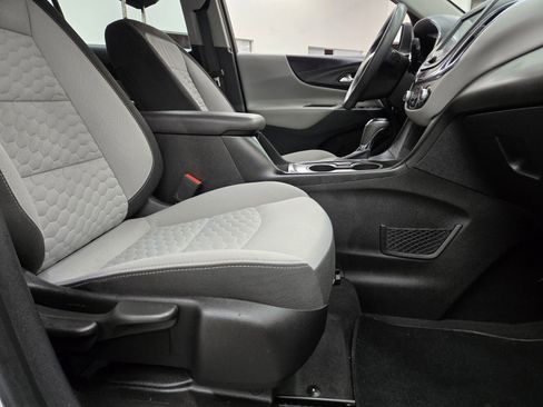 Used 2018 Chevrolet Equinox LS FWD image 12