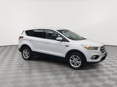 Used 2017 Ford Escape SE AWD/4WD image 35