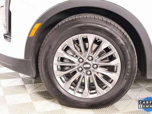 Used 2024 Cadillac XT4 Premium Luxury image 16